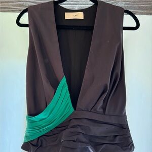 Anilee Deep V sleeveless shirt